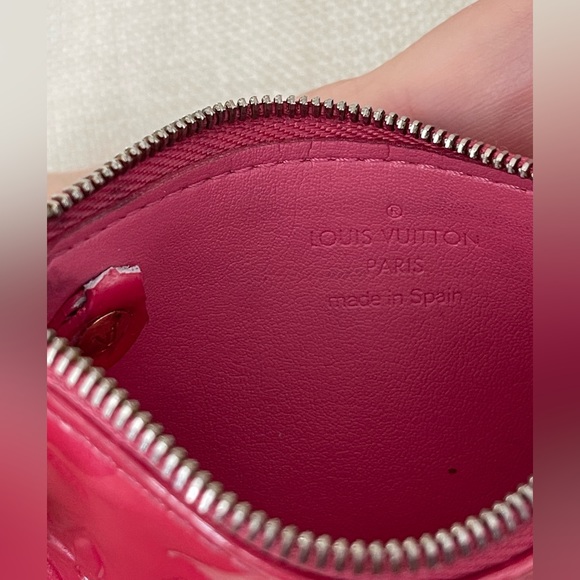 ⭐️COA⭐️LOUIS VUITTON PINK VERNIS KEY POUCH⭐️💯Authentic - Picture 5 of 5